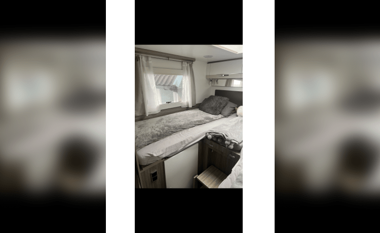 4 berth Benimar semi-integrated from 2021