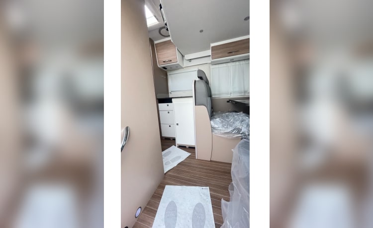 ITA CAMPER – Nieuwe 5-zits semi-integraal camper