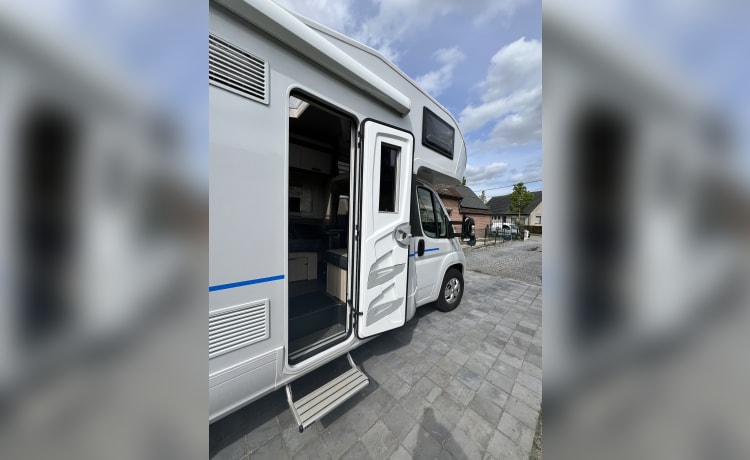 Sunny – Nieuwe 5p Sunliving Alkoof Camper