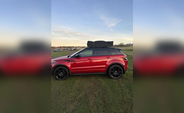 Dora the explorer  – 2-persoons Land Rover Evoque met tentbox