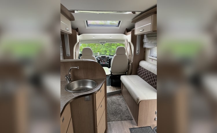 Zeer luxe, ruime en gezellige 4 persoons camper - Fiat McLouis MC4