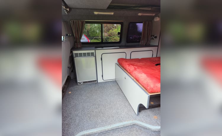 Dan – Toyota Hiace D4D 120 LWB campervan 