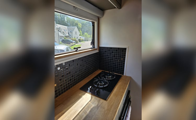 Duckie –  The quirky and comfortable off-grid campervan 