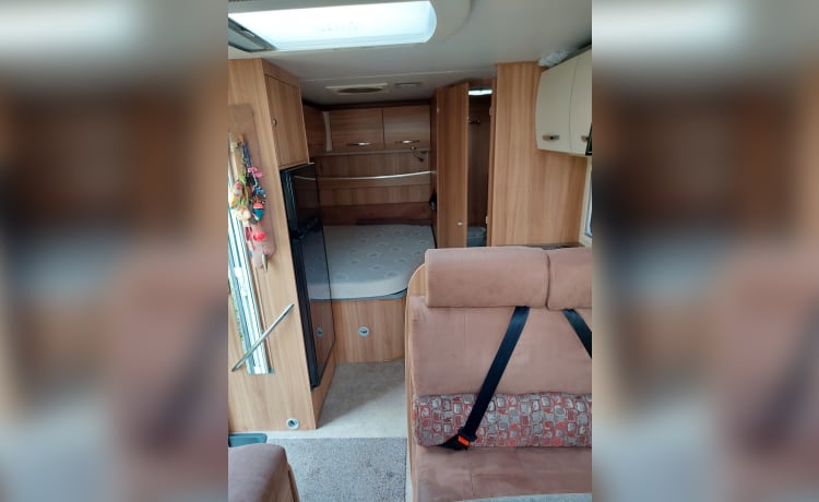 4p Chausson semi-integrated uit 2013