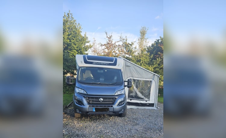 Teulu – 6 berth Swift Escape 694 Freestyle SE