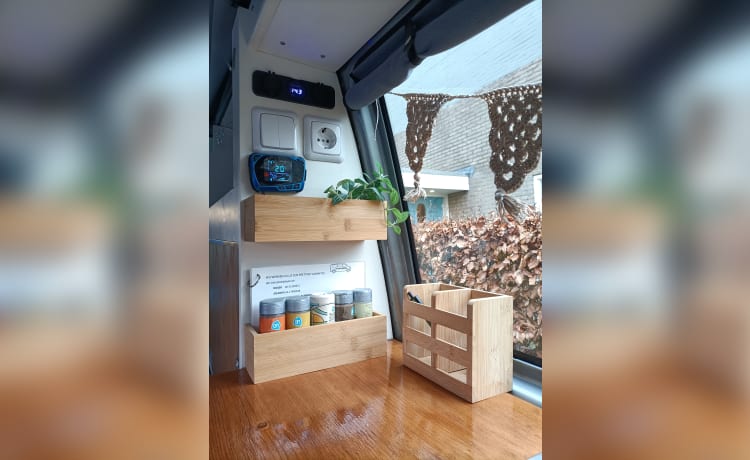 "No-rush bus" , geen haast wel genieten! –  Camper completo autobus Volkswagen T4 🤩