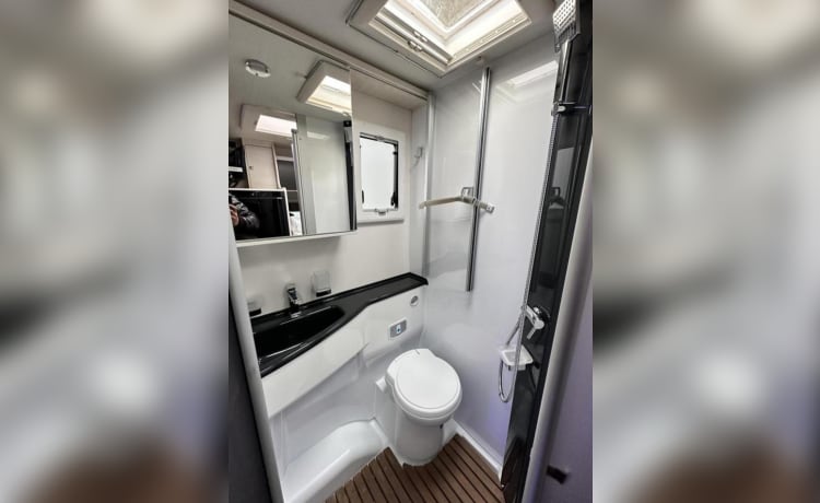 Go explore – Luxury camper with automatic transmission and 170 hp, Full Options