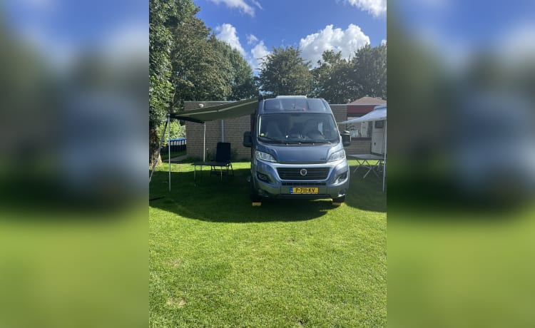 Cliffje  – Sunlight Cliff 640 from 2019 with length beds!