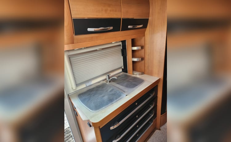 Hobby Fordje – Ford camper 3 p single beds air conditioning unit and bicycle carrier