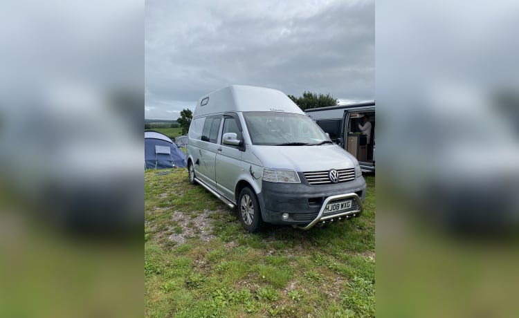 Lizzie  – 4 berth Volkswagen campervan from 2008