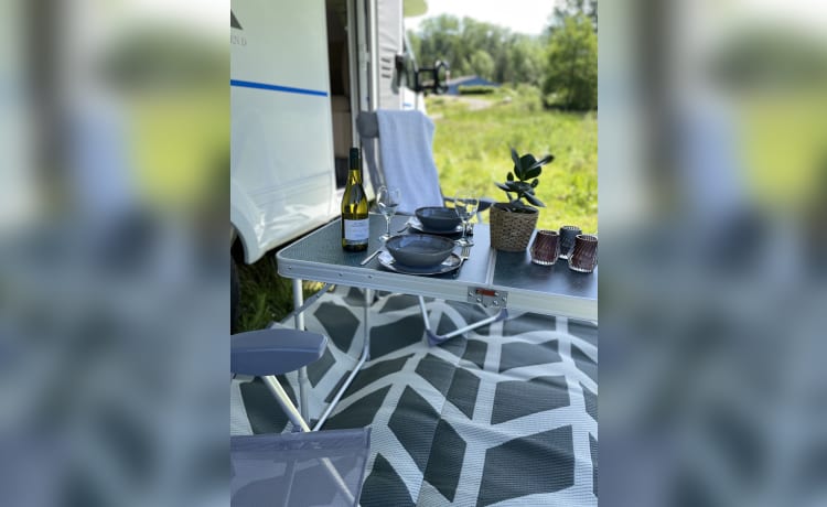 AdVANture – Camping-car Adria pour 4 à partir de 2023