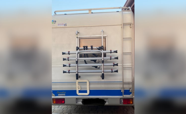 Camper mansardato 7 posti