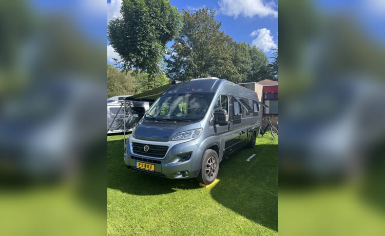 Cliffje  – Sunlight Cliff 640 from 2019 with length beds!