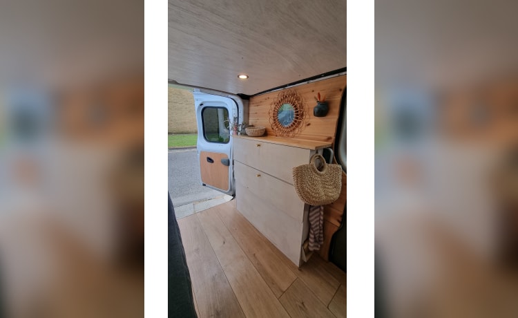 Molly – Prachtig verbouwde Off-grid Camper