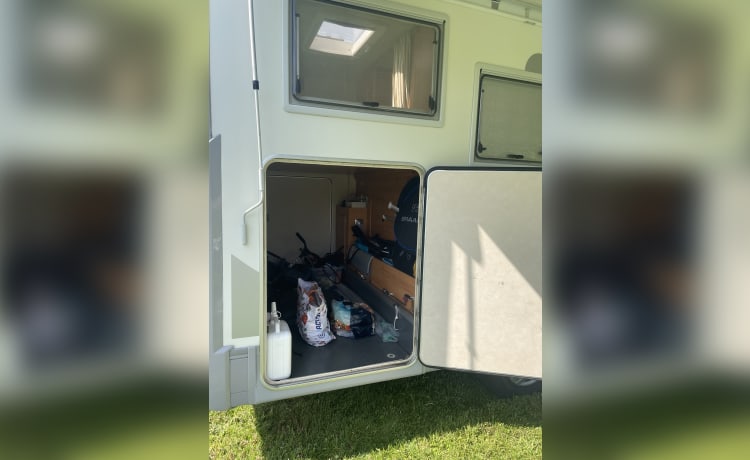 Familie camper – 5p Adria 660 SP Alcove