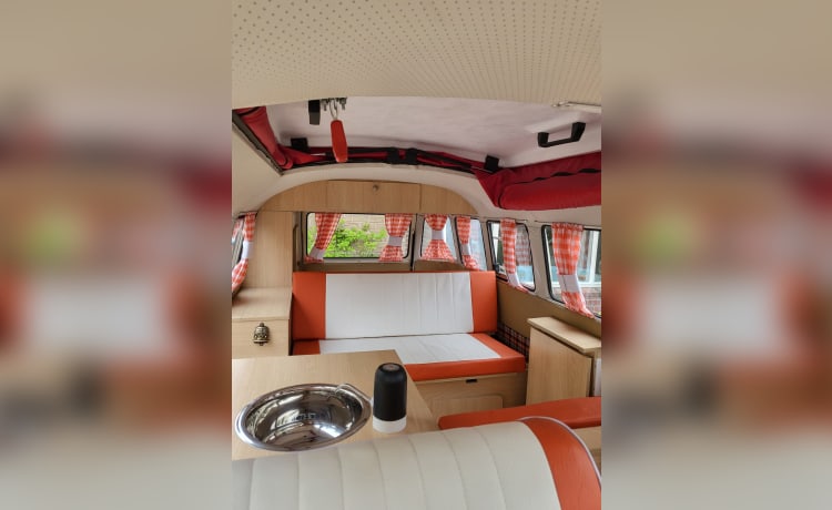 Bohemien – Retro Volkswagen T2 campervan: Omarm het avontuur.