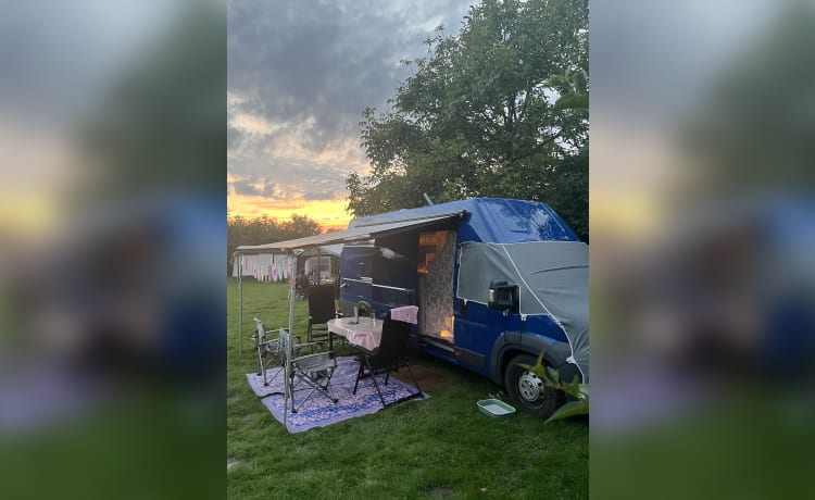 Blue'ie – Complete luxe gezins camper Peugeot Boxer