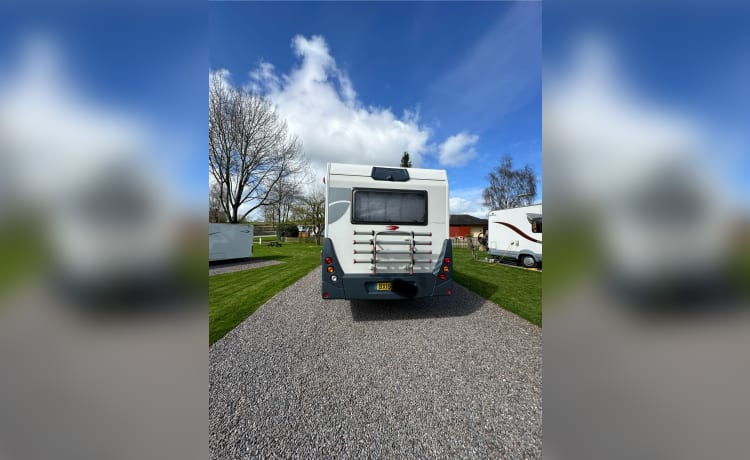 Merther – 6 berth Roller Team 746 