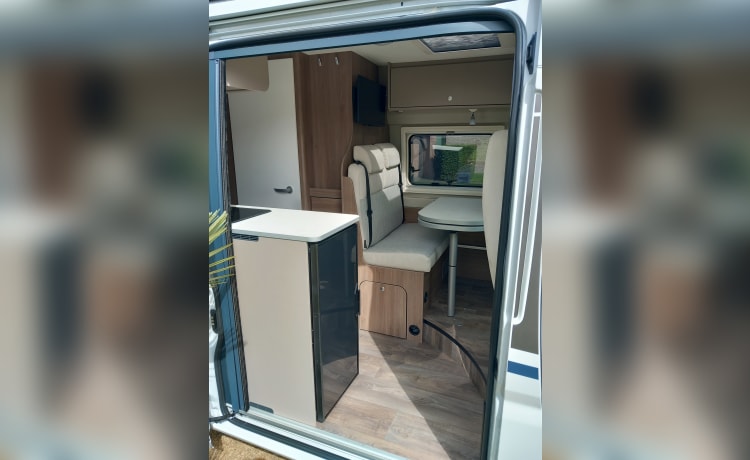 Amapola-van – Te huur Carado campervan uit 2024