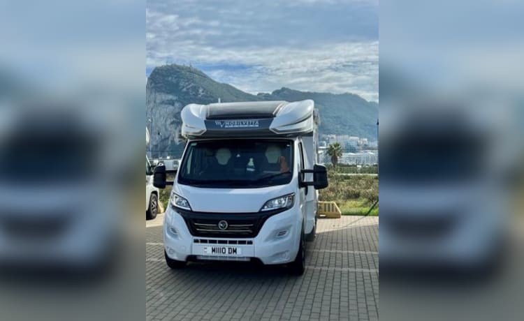 Luxe camper met 4 slaapplaatsen - Mobilvetta Kea P90