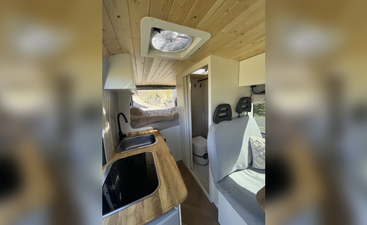 Duci – 🚐  Off-Grid Avontuur voor 2 Ontdekkingsreizigers! 🌟 | Euro 5 | Fiat Ducato