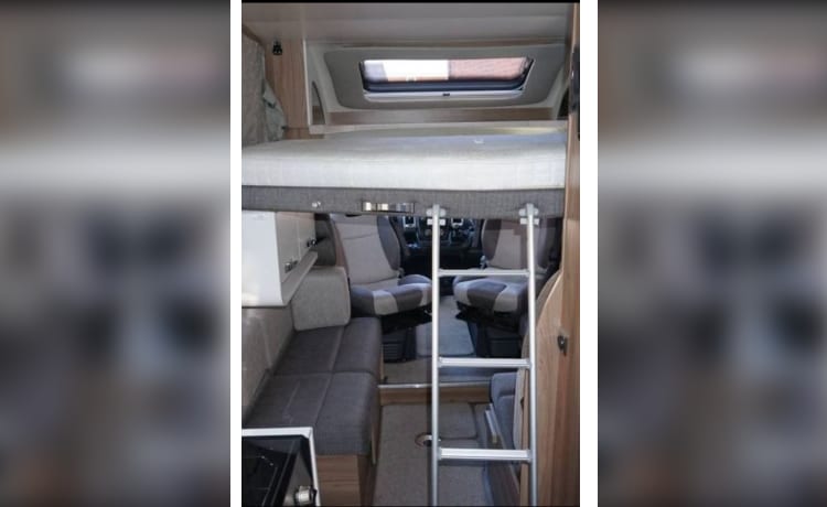 Teulu – 6 berth Swift Escape 694 Freestyle SE