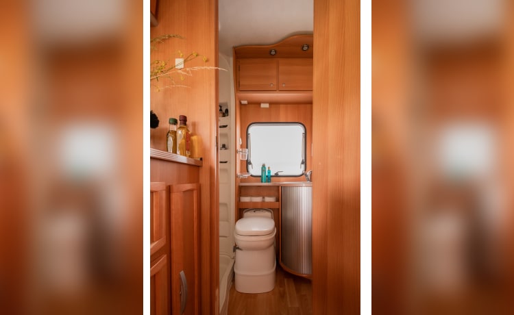 MCLouis motorhome for the whole family