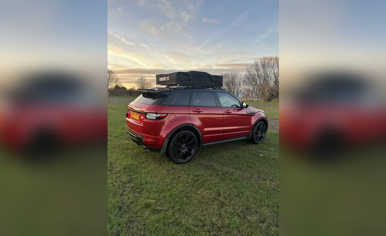 Dora the explorer  – 2-persoons Land Rover Evoque met tentbox