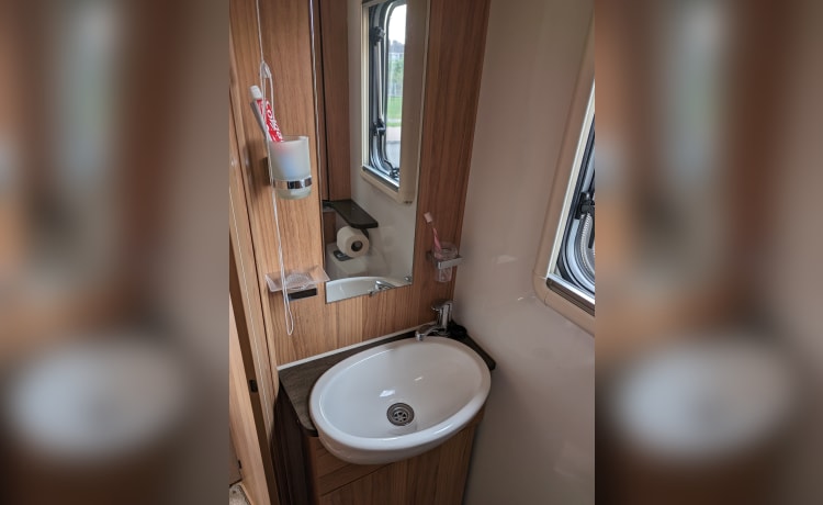 Bertha – 4 berth Bailey complete with secure dog pen