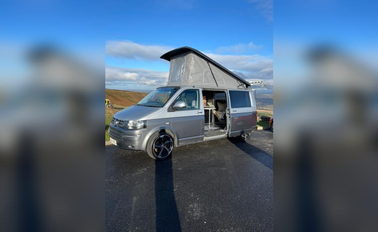 Jeff – Jeff- 4 Berth Volkswagen Campervan - New Professional Conversion