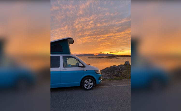 Tilly – Rox Campers - Luxury 4 Berth VW T6 Campervan with Night heater