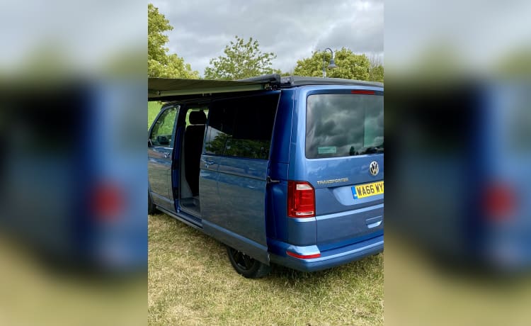 Modern High-Spec 4-Berth VW Campervan!