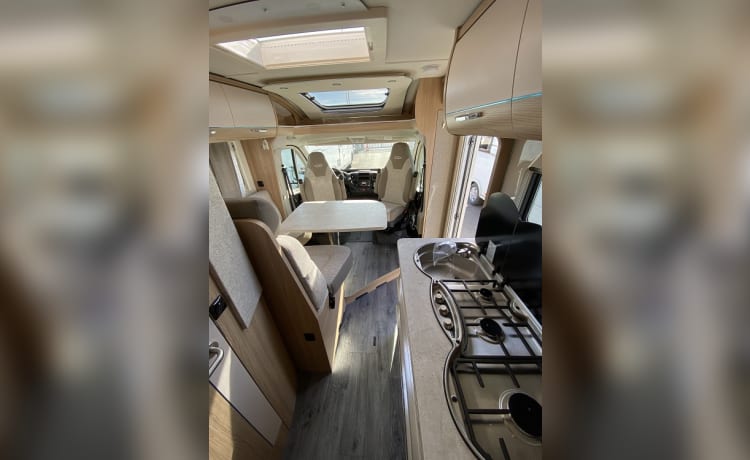 LMC T662 Cruiser - Luxe en comfortabele 2 persoons camper