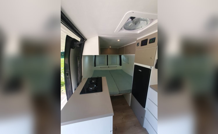 Glamping 2p Renault bus uit 2016, automaat