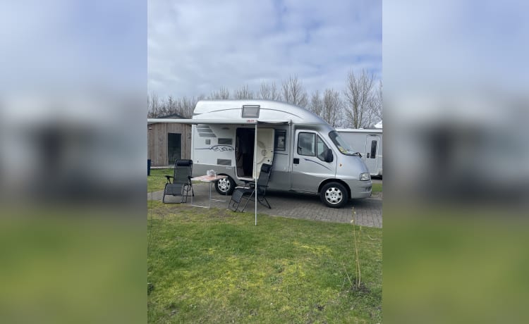 Comfort en luxe en ruimte maar ook compact.  – 4er-Hymer-Bus von 2005