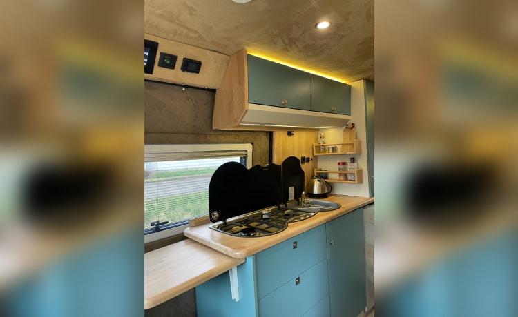 Moderner, kompakter Off Grid Campervan Fiat Ducato (selbstgebaut) 