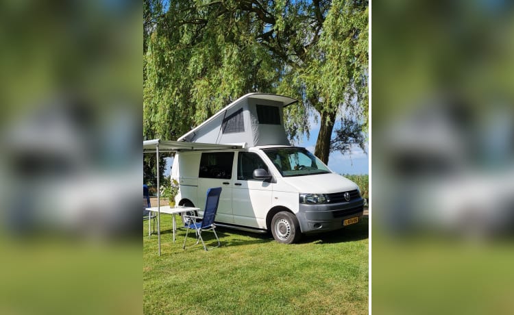 4p Volkswagen camperbus T5 uit 2014