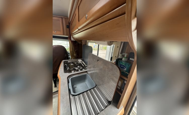 Rover – 4 berth Fiat campervan PET FRIENDLY
