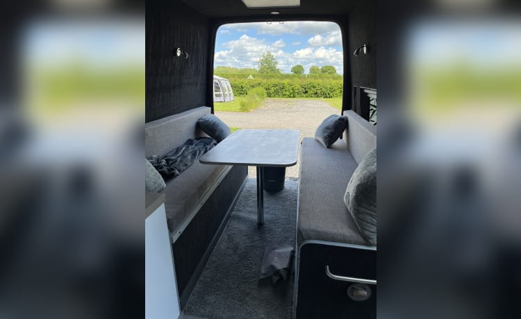 Jean ford van dam  – 3 berth Ford Transit campervan 