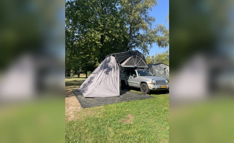 Jeep met daktent – Roof tent, 4 persons