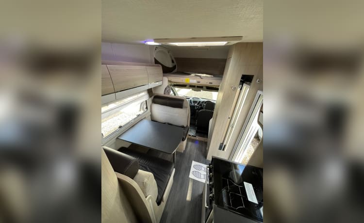 AE19BMY – Chausson Bristol, 6 Schlafplätze