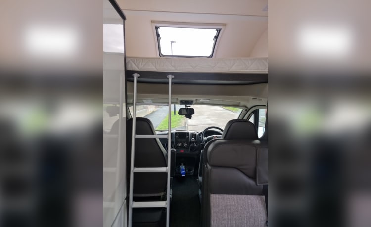 Eleanor  – 6 berth Roller Team alcove from 2018