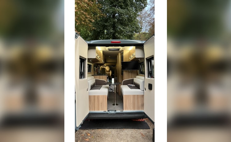 Luxury 3 berth Swift Select 184 - 2022 