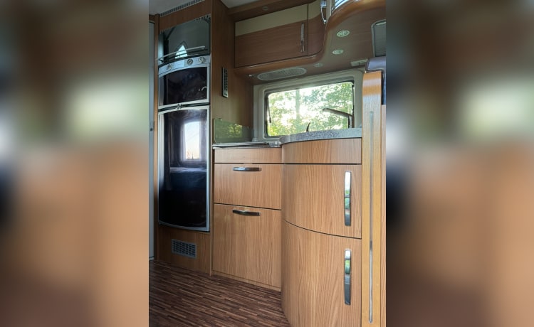 Ruime Luxe 2P Hymer Half-integraal KM VRIJ!