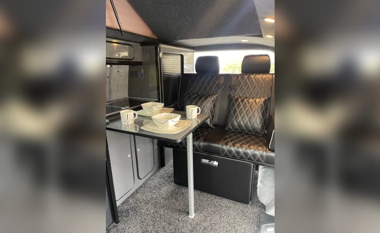 Christian Grey – 5 berth Volkswagen campervan from 2015