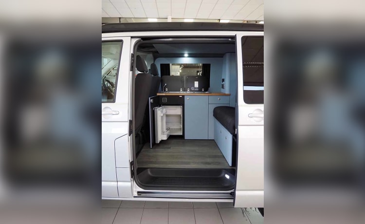 VW 4 M – 4-persoons Volkswagen campervan uit 2024