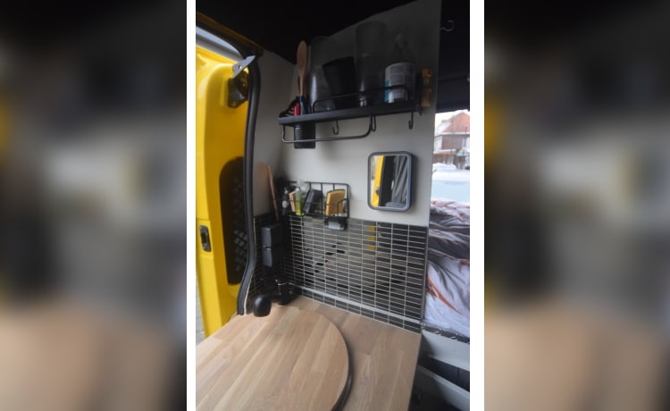 DigiDuck – 3p Renault self-build, full option digital camping