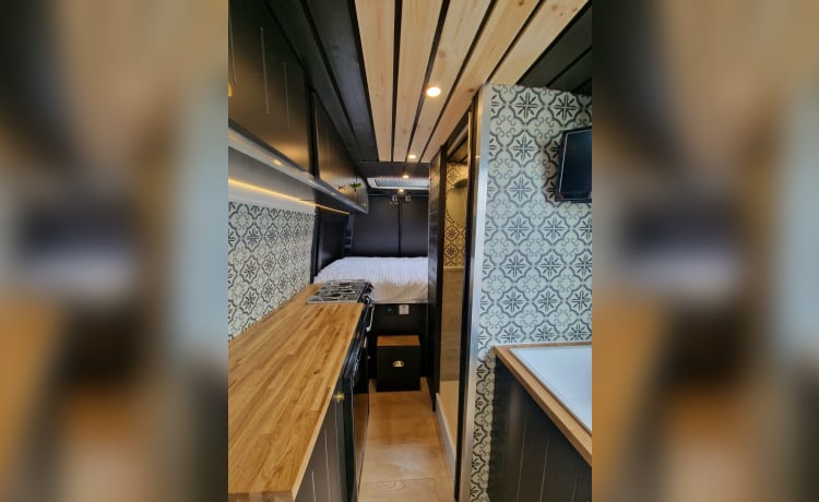 Effie – 3 berth Mercedes-Benz campervan