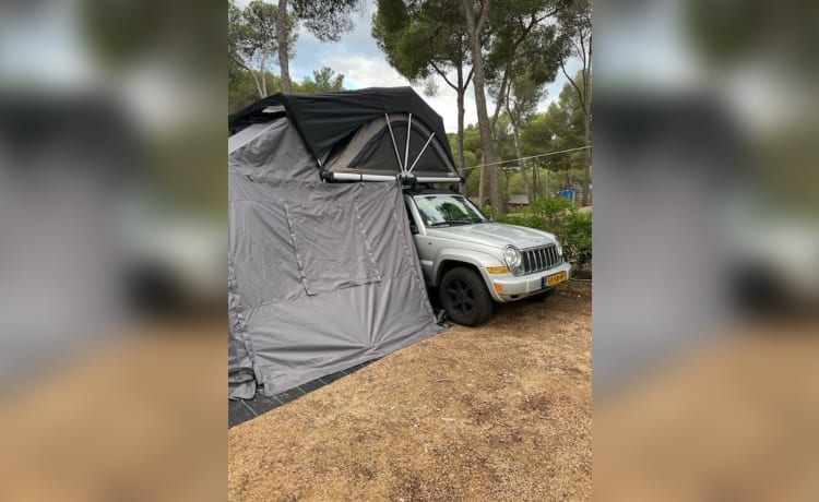 Jeep met daktent – Roof tent, 4 persons