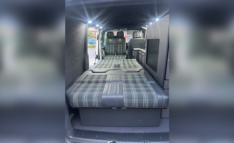 Frankie’s camper  – 4 berth Volkswagen campervan from 2017